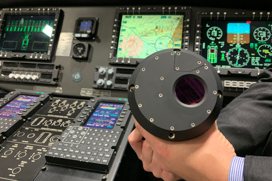 El Sistema de Detección de Amenazas Mejorado de Northrop Grumman, que incorpora el sensor ATHENA, proporcionará capacidades mejoradas de alerta de amenazas para aumentar la capacidad de supervivencia de las aeronaves y proteger a los combatientes. (Crédito de la foto: Northrop Grumman)