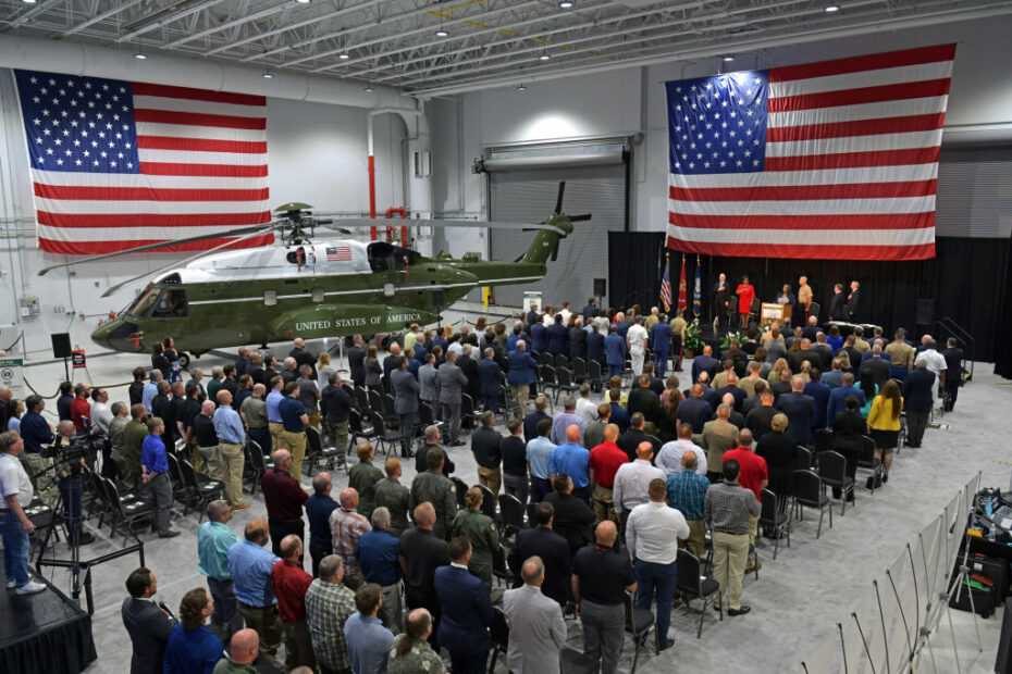 Sikorsky, una compañía de Lockheed Martin, celebró la entrega del 23º y último helicóptero presidencial VH-92A® Patriot® al Cuerpo de Marines de EE.UU. en una ceremonia reciente. Foto cortesía de: Lockheed Martin.