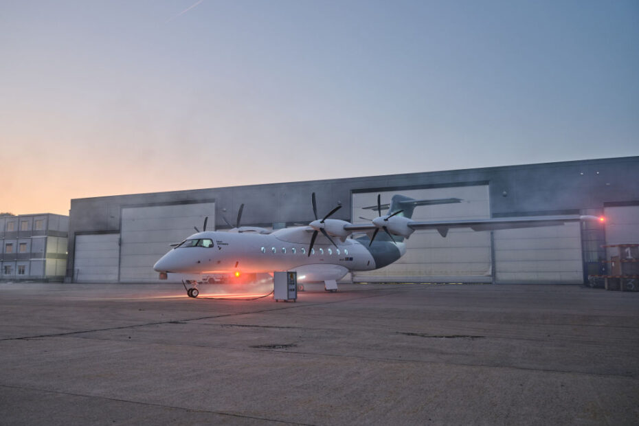 El primer avión de demostración a escala real de Heart Aerospace, denominado Heart Experimental 1 (Heart X1). Servirá de plataforma para pruebas rigurosas y el desarrollo del avión ES-30 de Heart y está previsto que realice un primer vuelo totalmente eléctrico en el segundo trimestre de 2025. ©Heart Aerospace