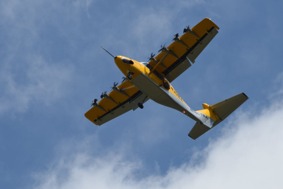 El prototipo de avión híbrido-eléctrico EL2 de Electra voló en el Thunderstorm 24-4 del DoD. Crédito: Electra