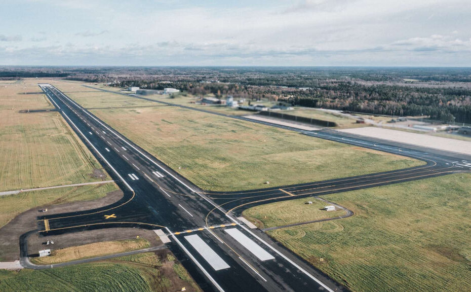 La pista de aterrizaje de la base aérea de Ämari (Estonia) se renovó en sólo ocho meses. ©RKIK/Kermo Pastarus