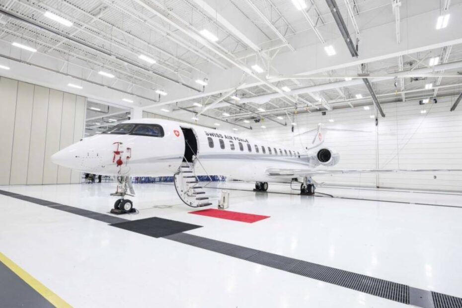 Nuevo avión multimisión Global 7500 de la Fuerza Aérea de Suiza en el hangar de Bombardier, Montreal, Canadá ©Bombardier