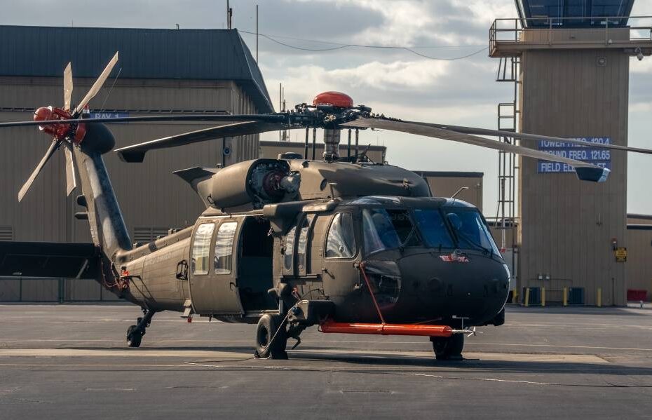 Sikorsky ha iniciado las pruebas en tierra de un UH-60M Black Hawk equipado con dos motores de turbina mejorados. Este motor aumenta las capacidades de combate del Black Hawk. Foto cortesía de Sikorsky, una empresa de Lockheed Martin. ©Lockheed Martin Corporation.