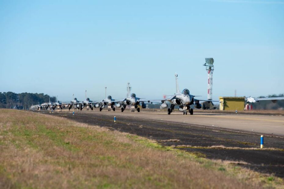 22 Rafales operativos durante el ejercicio «SAPHIR» en la Base Aérea 118 ©Armée de l'Air et de l'Espace