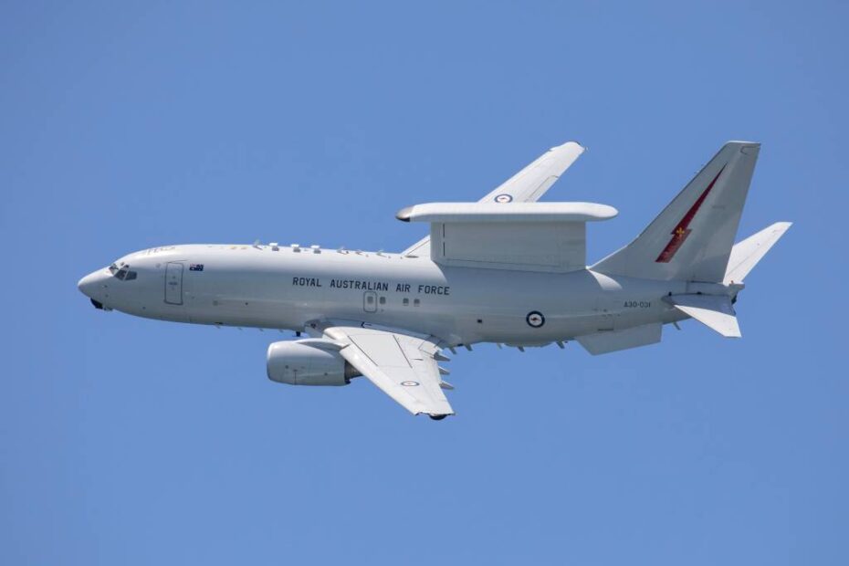 El sensor multifunción MESA de Northrop Grumman instalado en un avión E-7 de la Real Fuerza Aérea Australiana. (Crédito de la foto: Departamento de Defensa de Australia)