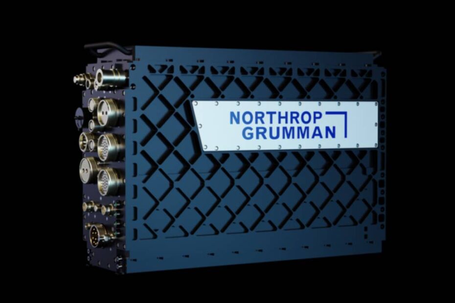 NG InSight™ es un procesador programable por software y compatible con sistemas abiertos diseñado para mantener a los combatientes conectados y adaptables en entornos de misión que cambian rápidamente. (Crédito de la foto: Northrop Grumman)