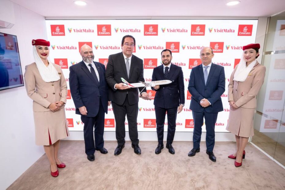 De izquierda a derecha: Carlo Micallef, Consejero Delegado de la Autoridad de Turismo de Malta; Adnan Kazim, Vicepresidente Adjunto y Director Comercial de Emirates y Thierry Aucoc, Vicepresidente Senior de Operaciones Comerciales (Oeste) Europa y América de Emirates. ©Emirates