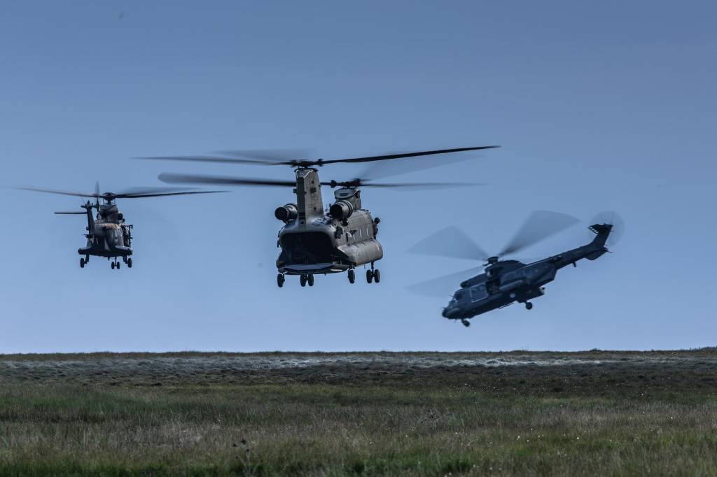 Foto de archivo: helicópteros volando a poca altura. ©Defensa de los Países Bajos