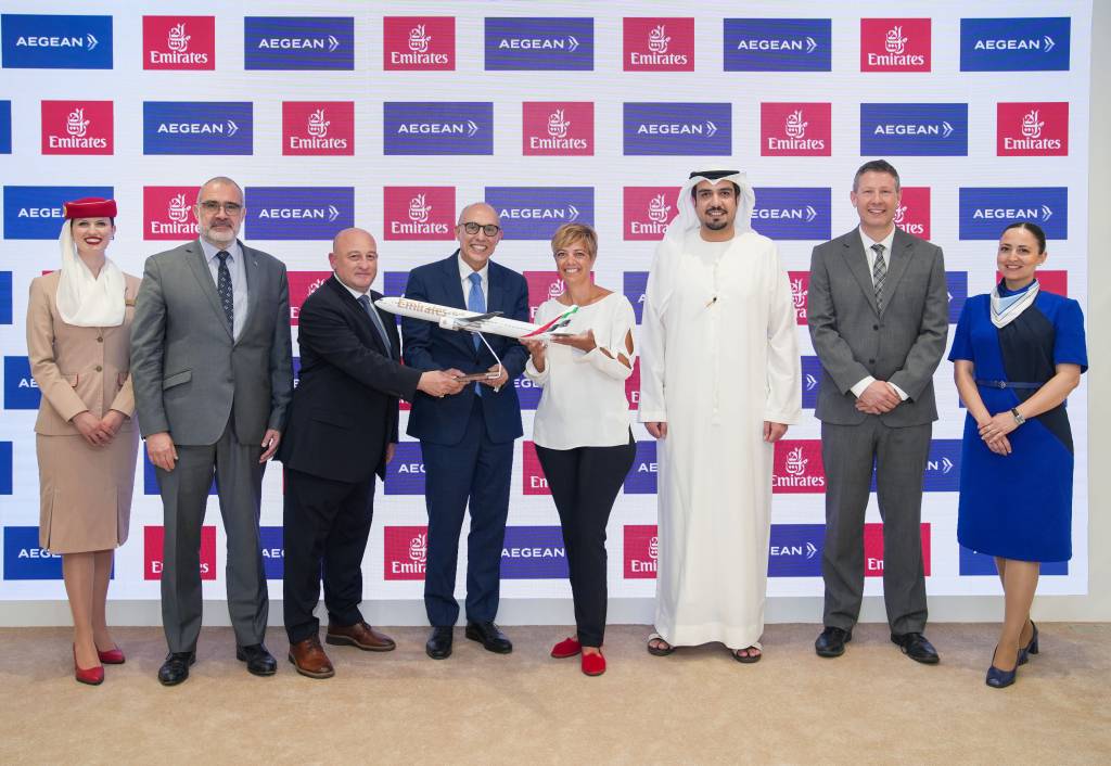 (De izquierda a derecha): Pierre-Emmanuel Duband, Director de Ventas de AEGEAN; Elias Mandroukas, Director Comercial Adjunto, Digital y Marketing de AEGEAN; Dr. Nejib Ben Khedher, Vicepresidente Senior de División de Emirates Skywards; Alexandra Christopoulou, Directora de Valor al Cliente y Fidelización de AEGEAN; Ibrahim Ghanim, Director de Grecia y Albania de Emirates; y Andrew Sayers, Vicepresidente de Skywards, Compromiso Comercial de Emirates. ©Emirates