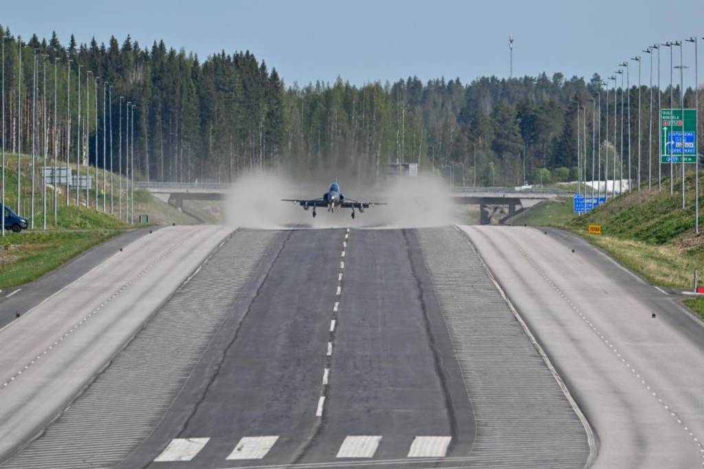 Fotografía cedida por las Fuerzas Aéreas Suecas, las Fuerzas Aéreas Finlandesas y las Reales Fuerzas Aéreas de los Países Bajos.