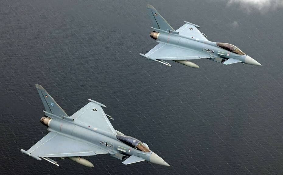 Aviones de combate Eurofighter del Ala 73 de la Fuerza Aérea Táctica «Steinhoff» durante un ejercicio. Dos aviones de este tipo se estrellaron sobre Mecklemburgo-Pomerania Occidental. Falleció un piloto. ©Bundeswehr/Stefan Petersen