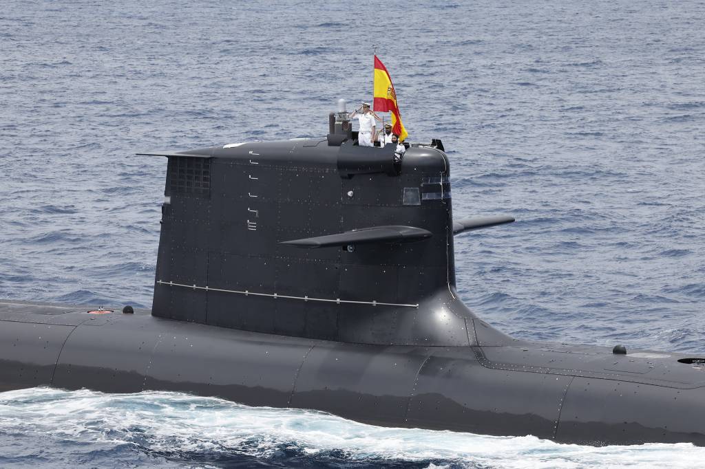 Revista Naval presidida por S.M. el Rey, a bordo del buque de acción marítima ‘Tornado’, con motivo del Día de las Fuerzas Armadas (DIFAS 2025). Foto: Rubén Somonte /MDE