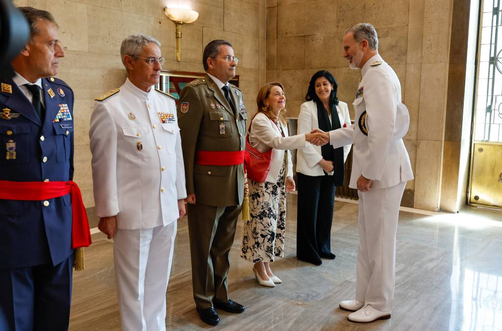 Asiste al Acto de Clausura del XXVI Curso de Estado Mayor de la Escuela Superior de las Fuerzas Armadas, presidido por S. M. el Rey, en el CESEDEN. Foto: Rubén Somonte/MDE