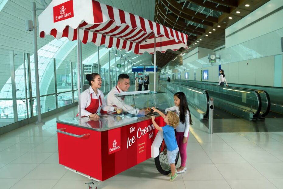 Emirates sirve helados de cortesía en la T3 del Aeropuerto Internacional de Dubai (DXB) los viernes, sábados y domingos hasta el 20 de junio ©Emirates