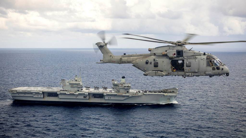 El HMS Prince of Wales se encuentra actualmente desplegado en la Operación HIGHMAST, el despliegue multinacional en el Indo-Pacífico, liderado por el buque insignia de la Royal Navy, el HMS Prince of Wales, que reafirma y refuerza el compromiso del Reino Unido con la seguridad del Mediterráneo y el Indo-Pacífico, al tiempo que brinda la oportunidad de promover el comercio y la industria británicos. Durante el despliegue, al HMS Prince of Wales se le unirán escoltas y buques de apoyo de naciones aliadas de la OTAN para formar un Grupo de Ataque de Portaaviones del Reino Unido (CSG). ©Departamento de Defensa de Australia