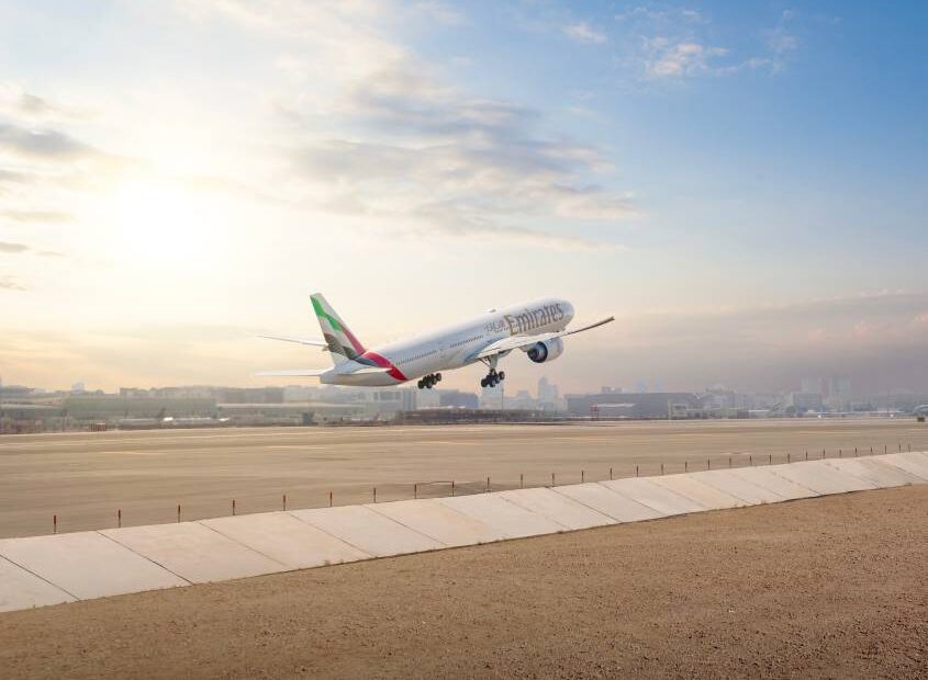 Boeing 777-200LR ©Emirates