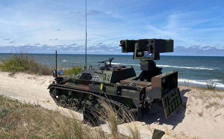 El sistema ligero de defensa antiaérea leFlaSys es muy móvil y flexible. El misil teledirigido Stinger se dispara desde el portaarmas Ozelot (en la imagen) o se lanza desde el hombro desde el Fliegerfaust 2 ©Bundeswehr/FlaRakGrp 61