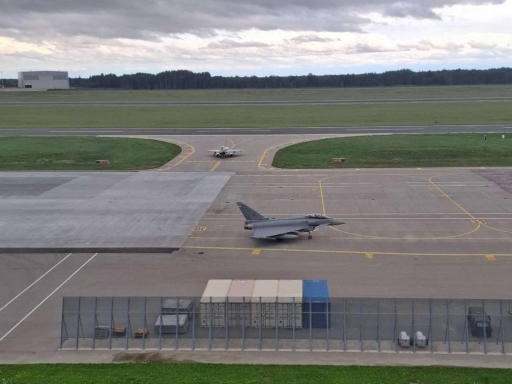 Ejército del Aire y del Espacio ha desplegado ocho aviones Eurofighter Typhoon en la Base Aérea de Šiauliai, Lituania, en apoyo de la misión de policía aérea de la OTAN en el Báltico. Foto cortesía del Ejército del Aire y del Espacio