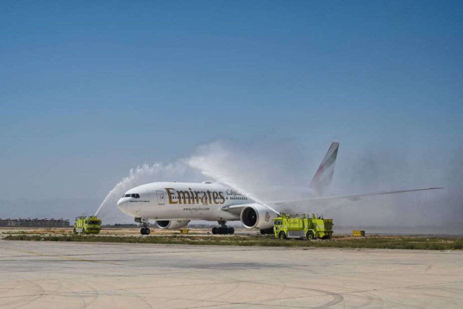 El vuelo EK913 llegó a las 14.30 horas con 286 pasajeros a bordo y a su llegada al aeropuerto internacional de Damasco fue recibido con una salva de cañones de agua. ©Emirates