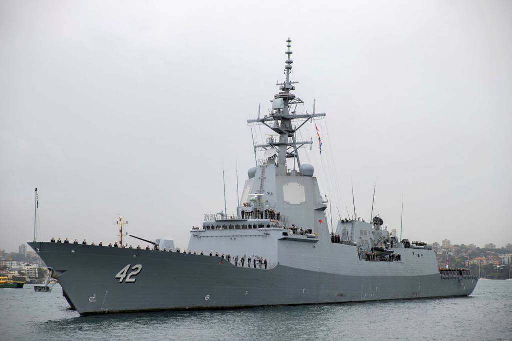 El HMAS Sydney regresa a su puerto base de Sydney tras un intenso despliegue de presencia regional. ©Departamento de Defensa de Australia