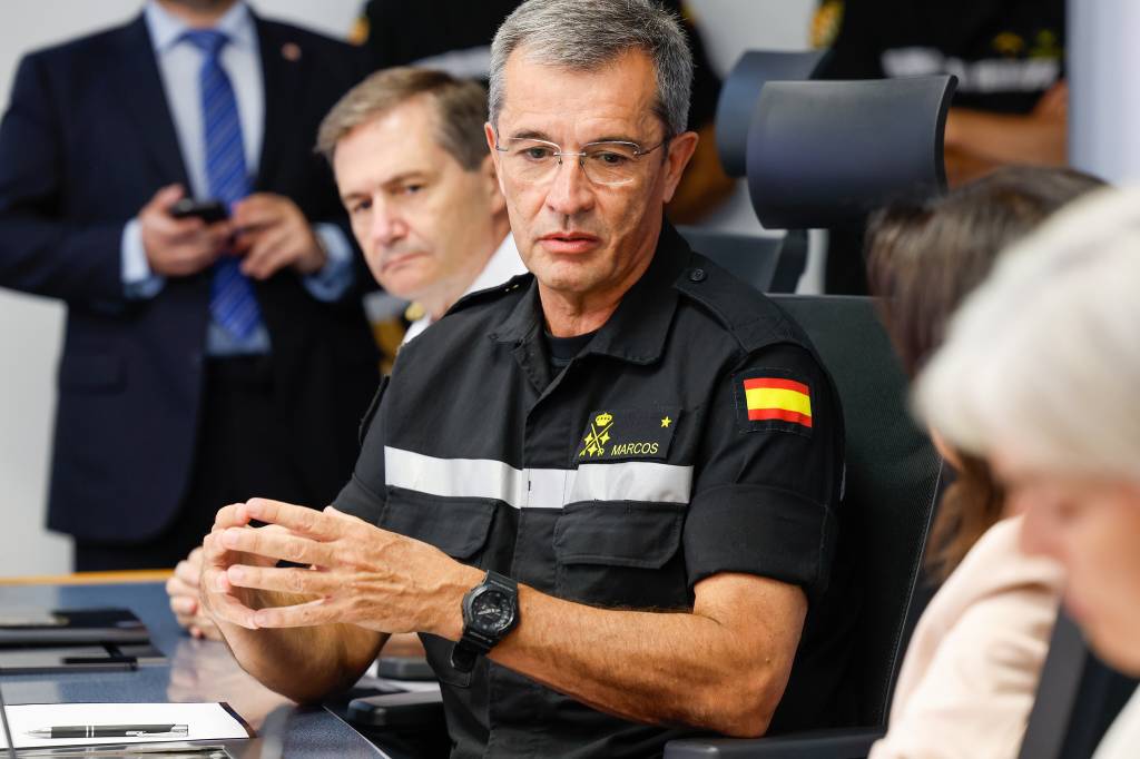 Visita la Unidad Militar de Emergencias en su Cuartel General de Torrejón, donde mantiene una videoconferencia con los Batallones de Intervención en Emergencias de la campaña 2025 de Lucha contra Incendios Forestales. Foto: Rubén Somonte/MDE