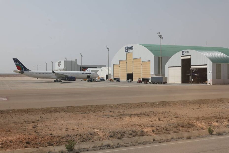 Visita el aeropuerto de Teruel y asiste a la presentación por el Ejército del Aire y del Espacio del proyecto 'Centro Integral de Entrenamiento y Movilidad Aérea’. Foto: Iñaki Gómez /MDE
