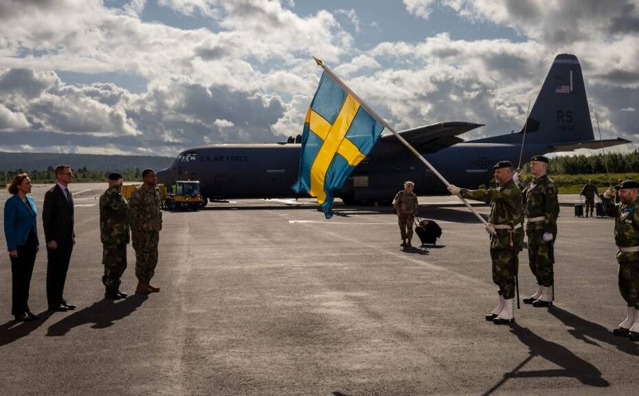 La visita se centró en poner de relieve las condiciones regionales de Suecia en materia de apoyo a las naciones anfitrionas. Foto: Anders Lindberg/Lapplandsjägarbataljonen