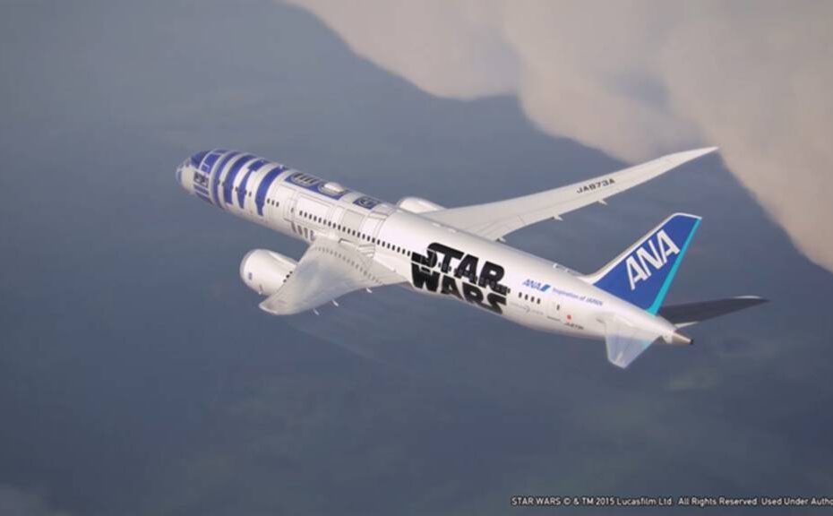 © &TM Lucasfilm Ltd.　/© Disney