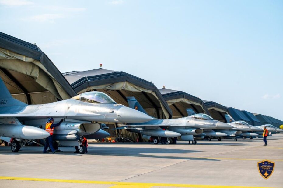 La Fuerza Aérea Rumana concluye su despliegue de cuatro meses para salvaguardar el espacio aéreo de la OTAN en la región del Báltico. Fotografía por cortesía de la Fuerza Aérea Rumana
