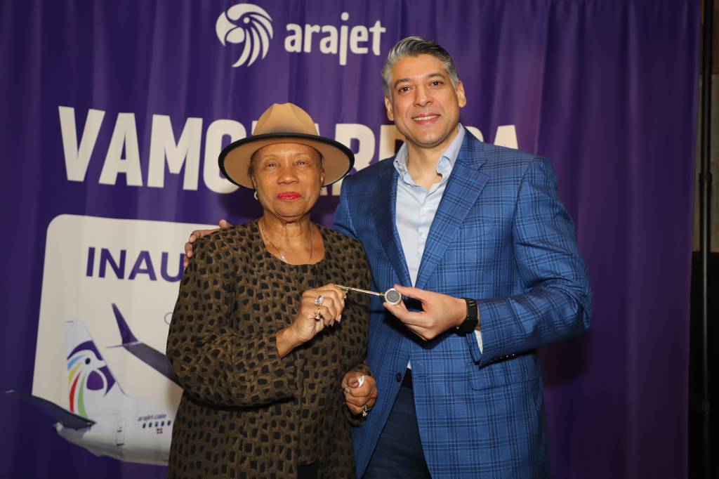 Denise Simmons y Victor Pacheco ©Arajet