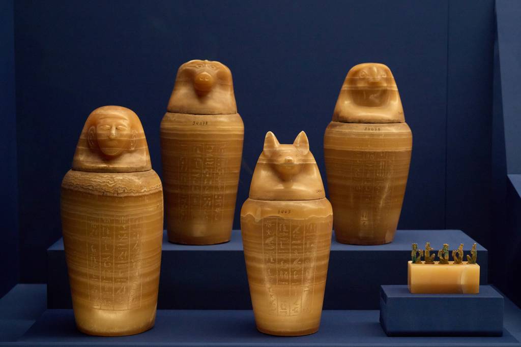 Cathay Cargo ha recibido el encargo del Museo del Palacio de Hong Kong de transportar 250 valiosos objetos, con un peso total de más de 30 toneladas, desde Shanghái a Hong Kong para la próxima exposición «El antiguo Egipto al descubierto: tesoros de los museos egipcios». ©Cathay Cargo