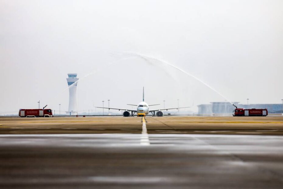 El vuelo inaugural CX968 fue recibido con un saludo especial con agua en el Aeropuerto Internacional de Changsha Huanghua. ©Cathay Pacific Group