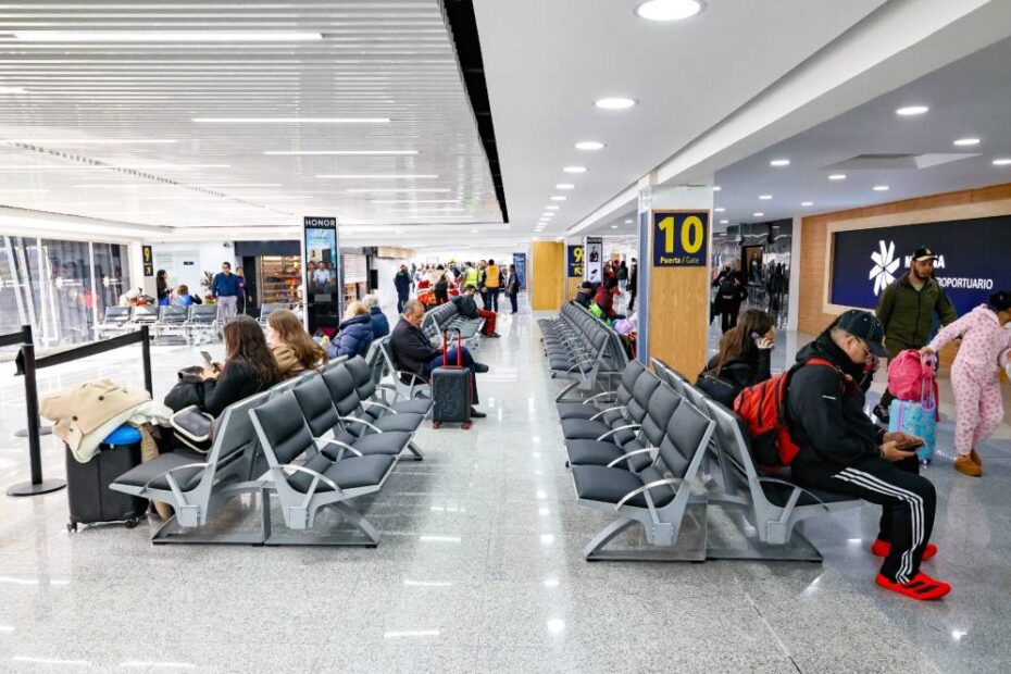 Salas de espera totalmente remodeladas ©AIBJCM