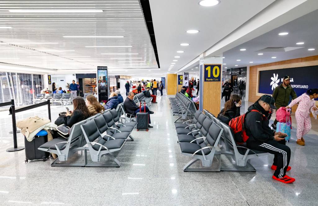 Salas de espera totalmente remodeladas ©AIBJCM