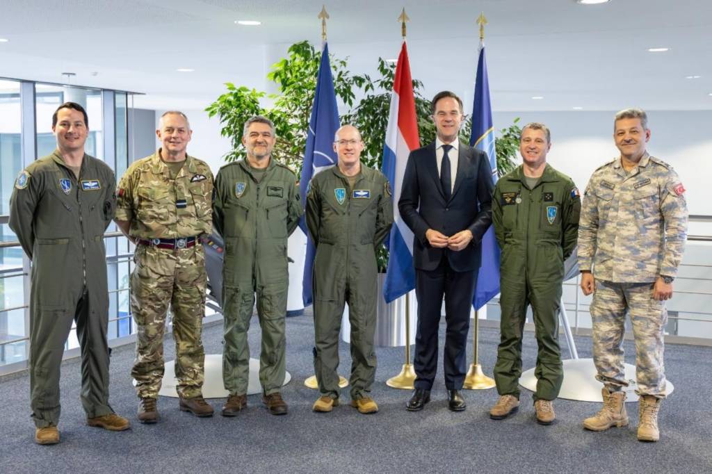 El secretario general de la OTAN, Mark Rutte, visitó el Mando Aéreo Aliado el 29 de enero para observar la labor que este realiza las 24 horas del día para proteger cada centímetro de la OTAN. Foto del Mando Aéreo Aliado (F. Chesiere).