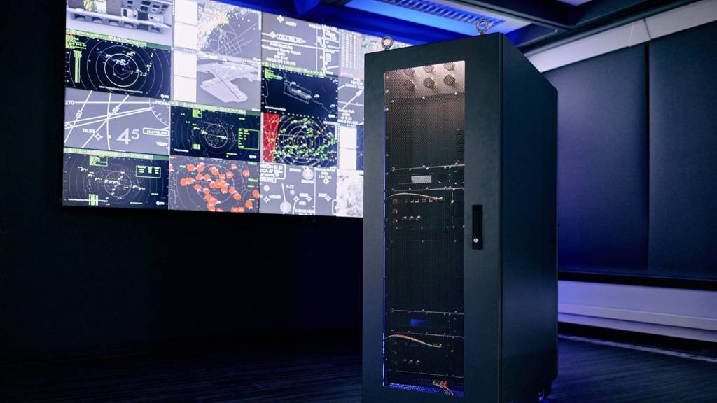 El Condor Mk3, el radar de vigilancia cooperativa de Collins Aerospace capaz de comunicarse directamente con los transpondedores de las aeronaves. Imagen: RTX