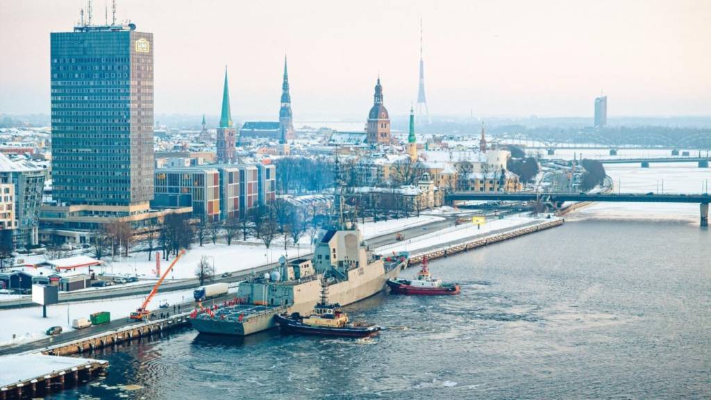 El buque insignia del Primer Grupo Marítimo Permanente de la OTAN (SNMG1), el ESPS Almirante Juan de Borbón, ha llegado a Riga, Letonia, para una breve visita que supone la primera escala del grupo de trabajo desde que España asumió el mando del SNMG1.