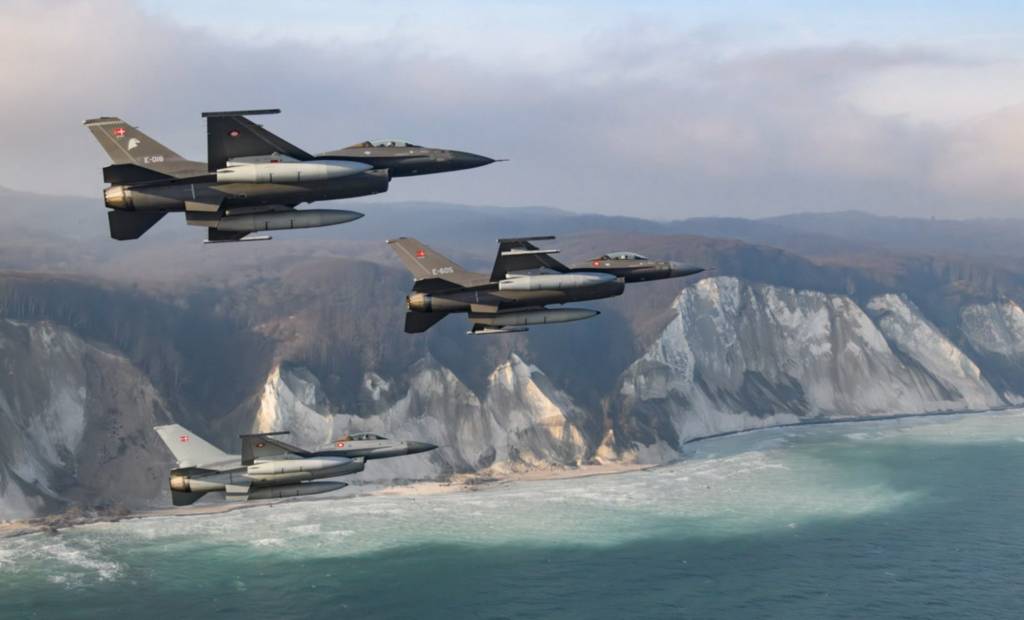 Aviones de combate F-16 en su último vuelo de ida y vuelta sobre Dinamarca. Foto: Fuerzas Armadas Danesas