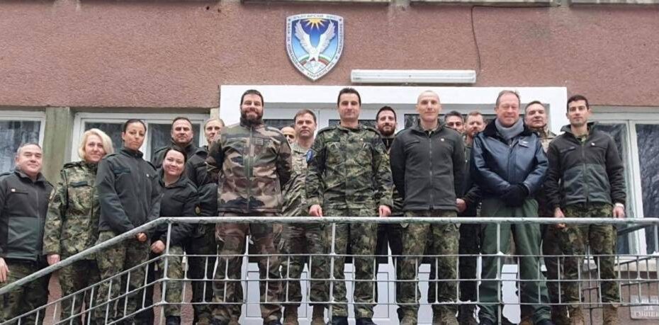 El Equipo Conjunto de Planificación de Eastern Sentry de la OTAN se desplegó en Sofía, Bulgaria, y trabajó en colaboración con la Fuerza Aérea Búlgara para seguir desarrollando la contribución búlgara a Eastern Sentry. Mejora de la capacidad de la OTAN para detectar, disuadir y responder a posibles incursiones en el espacio aéreo de la OTAN. Foto del Mando Aéreo Aliado.