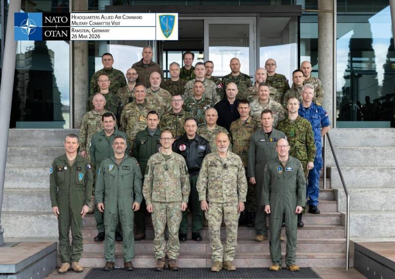 El presidente del Comité Militar de la OTAN y el Comité Militar de la OTAN visitaron el Mando Aéreo Aliado los días 25 y 26 de marzo de 2026 - Foto cortesía del Mando Aéreo Aliado