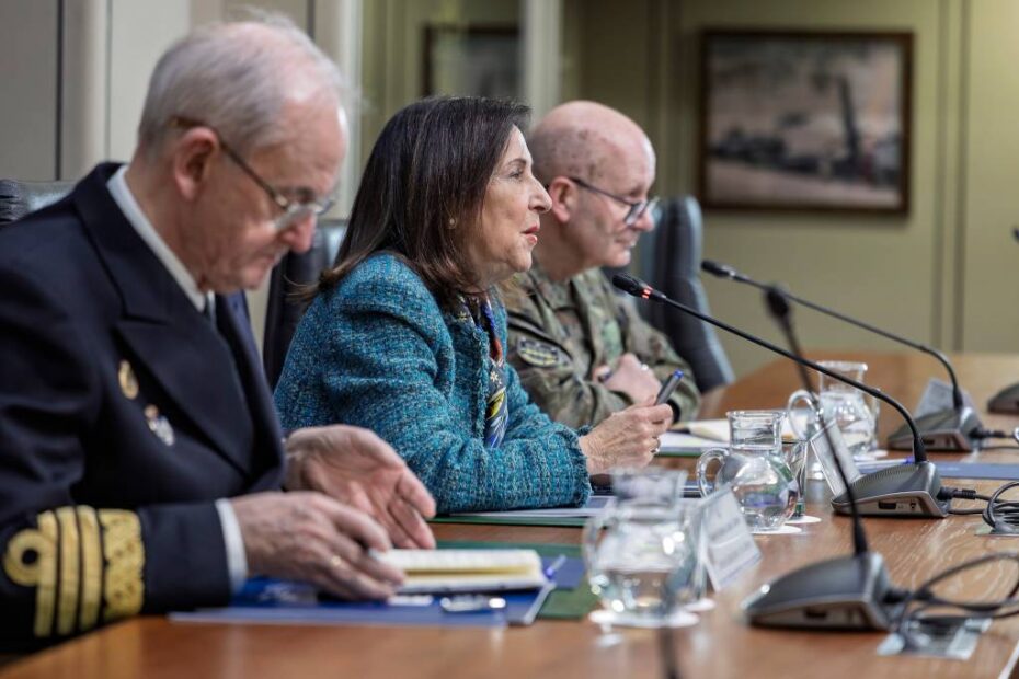Mantiene una reunión por videoconferencia con los buques desplegados en misiones en el exterior, bajo el mando de la OTAN. Foto: Rubén Somonte/MDE