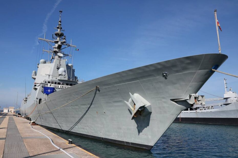 Fragata Cristobal Colón F-105 ©Ministerio de Defensa de España