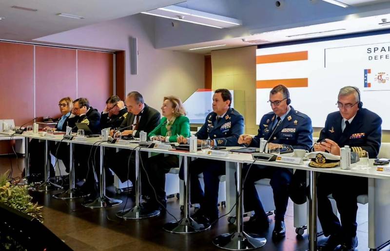 La secretaria de Estado de Defensa, Amparo Valcarce, se reúne en Madrid con el viceministro de Defensa Nacional de Grecia, Athanasios Davakis