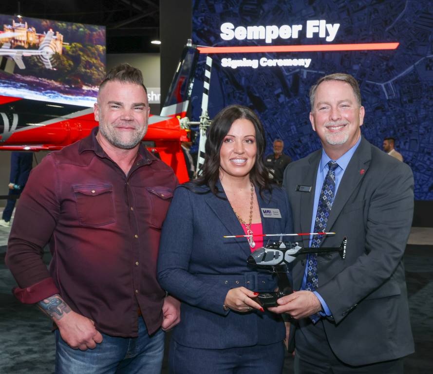 De izquierda a derecha: Michael Sanford, desarrollo comercial y propietario; Brandi Rector, directora ejecutiva y fundadora; Chad Sparks, director general, Bell Training Academy. ©Bell