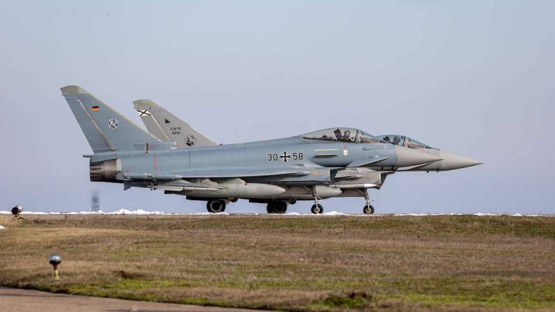 Operación «Combined Air Policing» con el Ejército del Aire y del Espacio de España. Durante tres semanas, no solo los Eurofighter alemanes, sino también los españoles, volaron desde la base aérea rumana. ©Bundeswehr/Maurice Heck