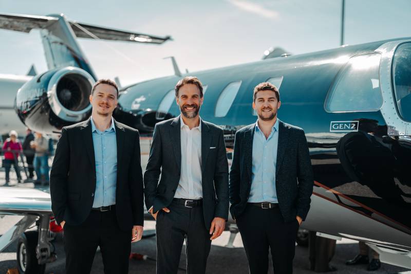 De izquierda a derecha: Pierre Lassade, SD Aviation; Guillaume Soumier, Textron Aviation; Adrien Dubreuil, SD Aviation.©Textron Inc.