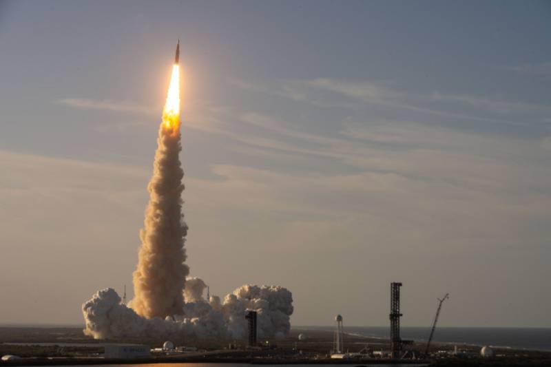 Artemis-II-Lanzamiento-4-1-26-Lockheed Martin. La nave espacial Orión, construida por Lockheed Martin, fue lanzada a bordo del cohete Space Launch System (SLS) desde el Centro Espacial Kennedy de la NASA el 1 de abril, dando inicio a la misión lunar Artemis II.© Lockheed Martin