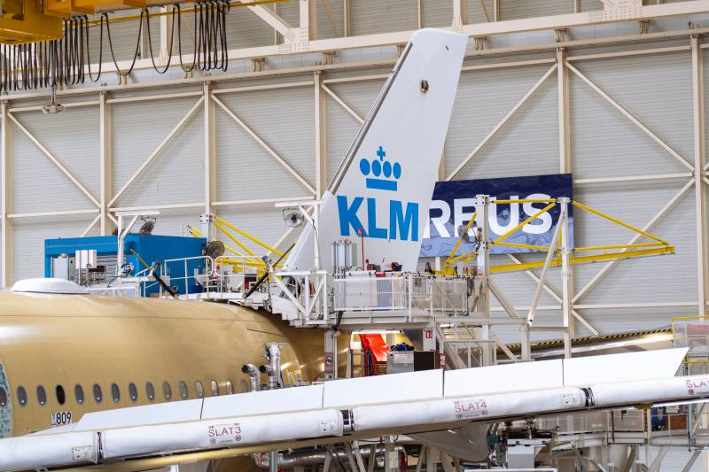 Línea de montaje final del A350 ©KLM