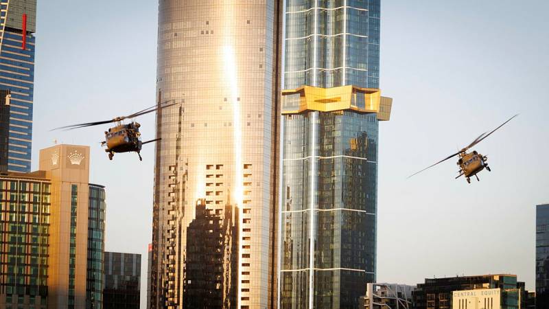 Los helicópteros UH-60M Black Hawk del Ejército australiano sobrevuelan la ciudad de Melbourne durante el ejercicio «Nemesis Typhoon» en Melbourne, Victoria. ©Departamento de Defensa de Australia