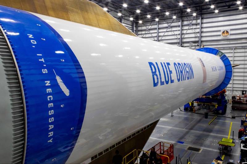 El LN-01 es el primero de los 24 lanzamientos de Leo que se realizarán con el nuevo cohete reutilizable de gran capacidad de Blue Origin, y será nuestra mayor carga útil hasta la fecha, con 48 satélites Leo a bordo. Nuestra estructura de cuatro etapas está totalmente encapsulada en la carena de 7 metros del New Glenn y lista para su transporte a las instalaciones de integración de Blue Origin en la plataforma de lanzamiento LC-36. Pronto habrá más información. ©Blue Origin